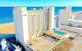 Comfort Suites Beachfront va Beach